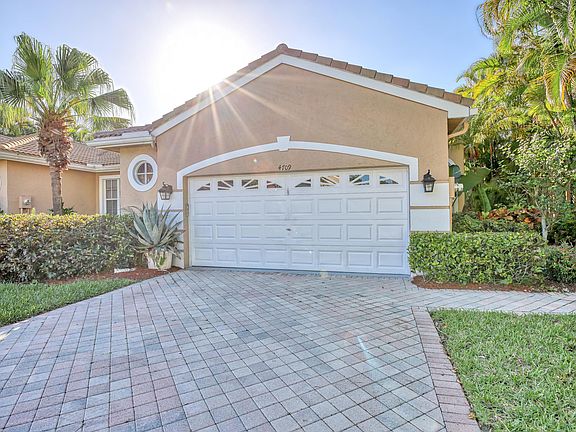 4th image of 4709 Carlton Golf Dr
