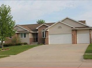 1311 Windsor Dr, Cedar Falls, IA 50613
