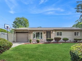 168 Bedford Rd, Bolingbrook, IL 60440