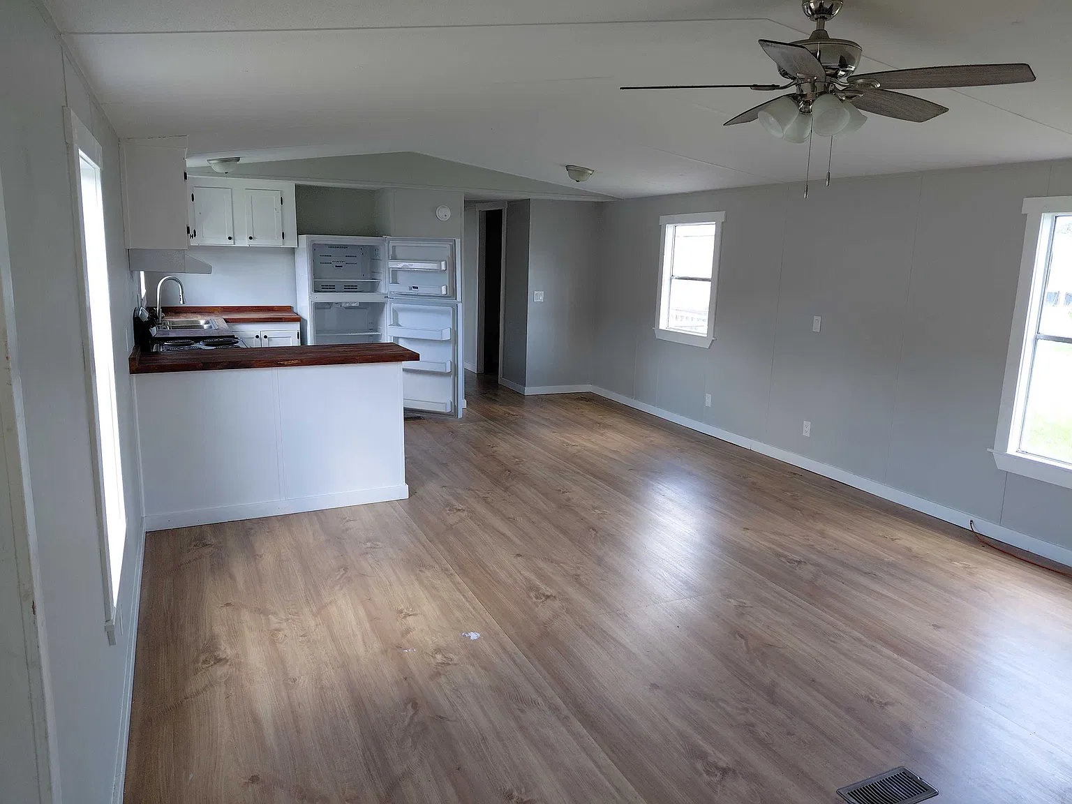 3 bed, $1,150 — Photo 4