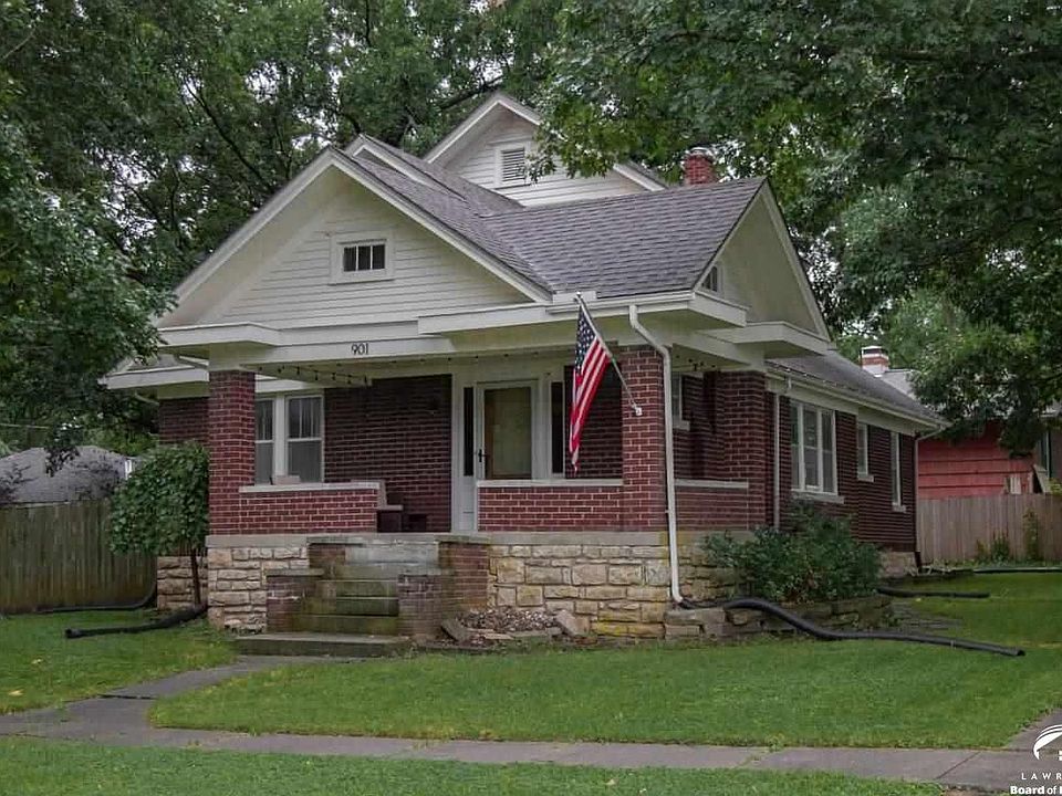 901  7th Baldwin City, KS listing photo #1