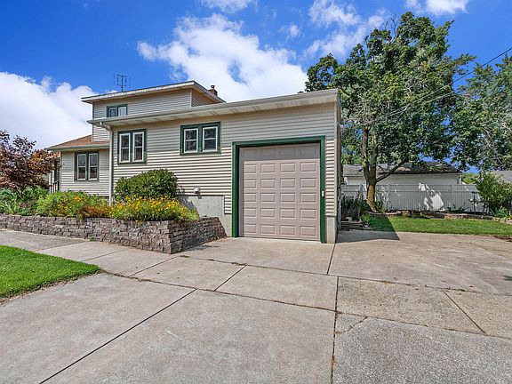 4th image of 2523 Thayer Dr