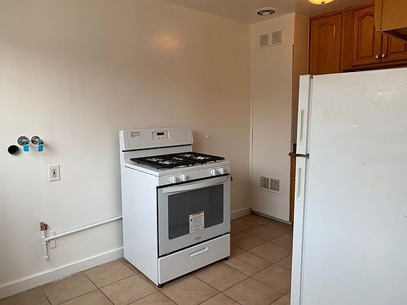 3rd image of 2510 Virginia Ave