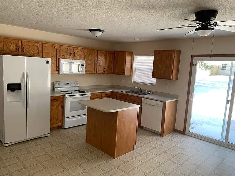 520 Wood Thrush St #B — Photo 7