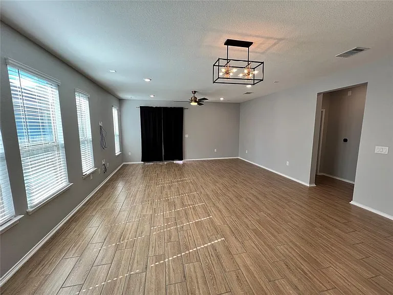 6516 Carriage Pines Dr — Photo 8