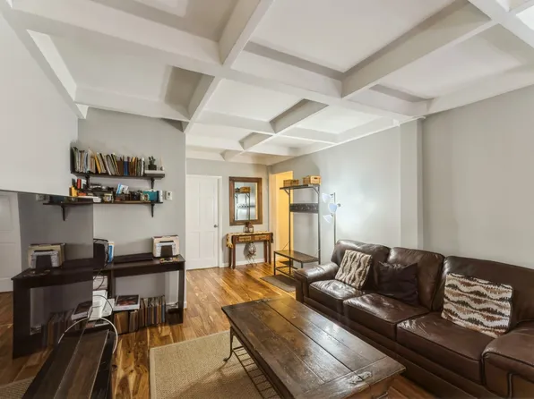 149-32 Union Turnpike image 3 of 17