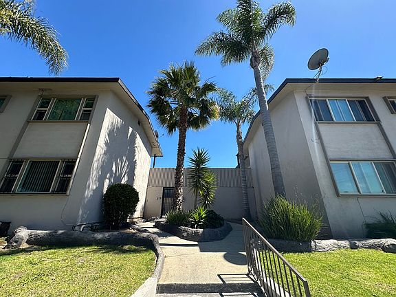 5th image of 10242 Darby Ave