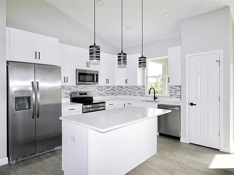 7335 Domenico St — Photo 10