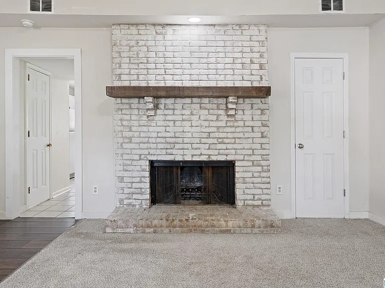 5457 Nottinghill Dr — Photo 3
