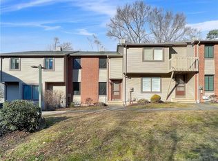 22 Hitching Post Ln #22, Glastonbury, CT 06033