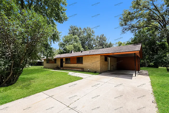 816 Burman Ave — Photo 3