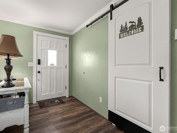5th image of 726 Sidney Street