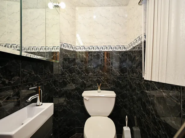 1479 East 32nd Street image 15 of 21