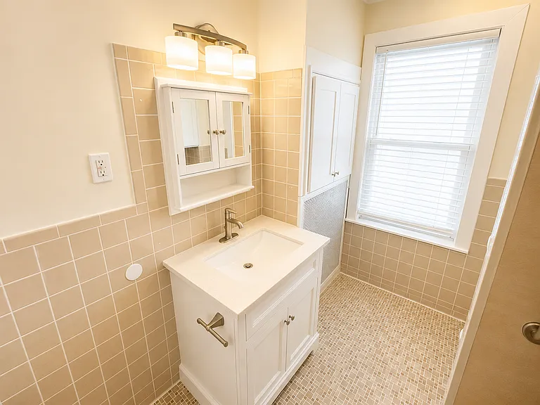 29 Watts St #2 — Photo 9