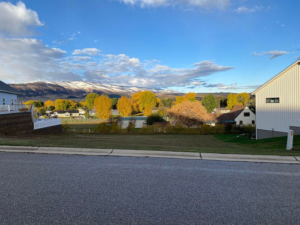 1st image of 5 Black Mountain Dr