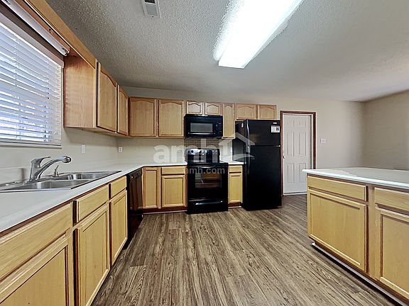 3rd image of 2303 Sir Edward Ln