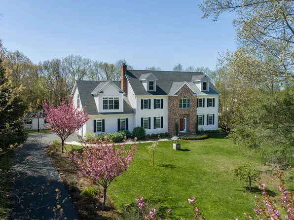 48 Landons Way, Guilford, CT 06437