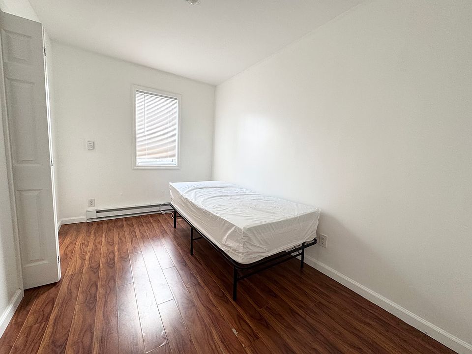 2nd image of 546 Summit Ave Floor 2