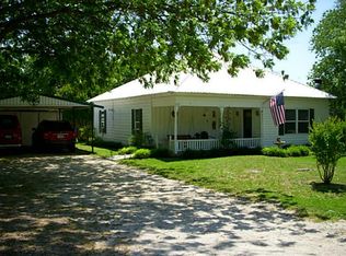 147 E Finland St, Walnut Springs, TX 76690