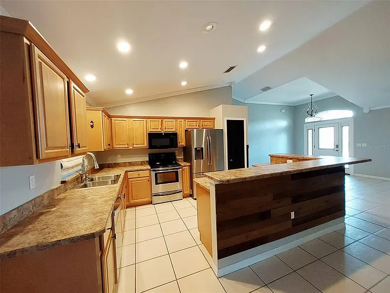 4031 Santa Barbara Dr — Photo 14