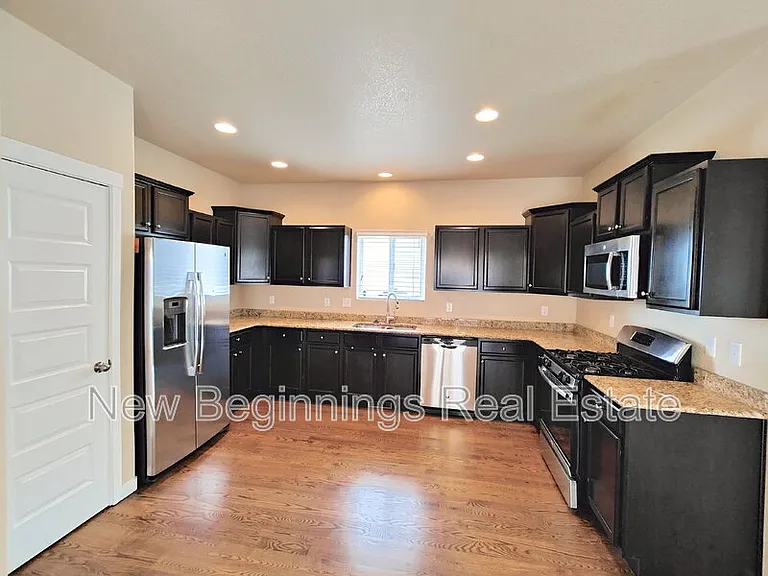 2562 Ellingwood Dr — Photo 8