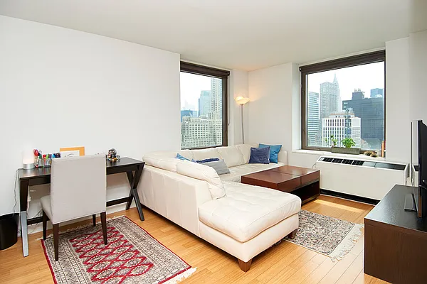 Sold by Nest Seekers International | media 1