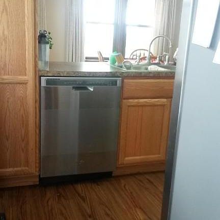 5th image of 401 N Mechanic St
