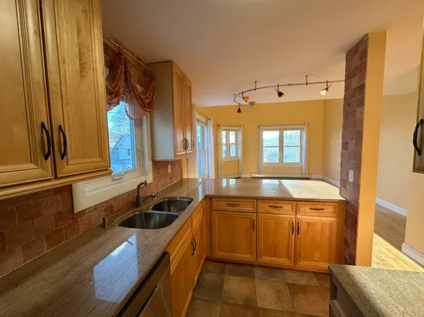 62 Lakeview Ter #C, Burlington, VT 05401