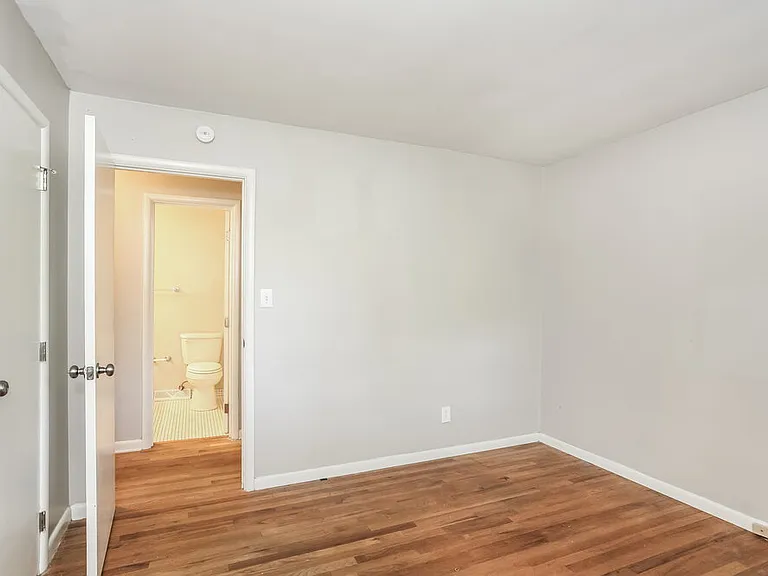 7605 Kimberly Dr — Photo 11