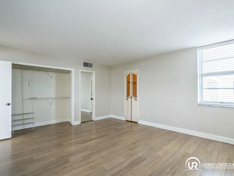 9500 W Bay Harbor Dr #7D — Photo 17