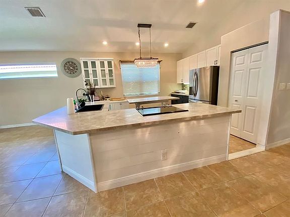 3rd image of 6839 SE Twin Oaks Cir