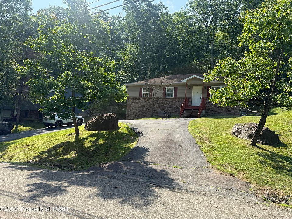 1st image of 141 Buck Ridge Dr