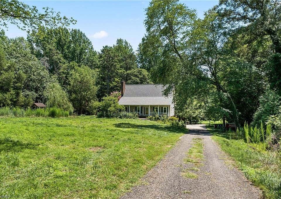 1st image of 900 Teague Rd