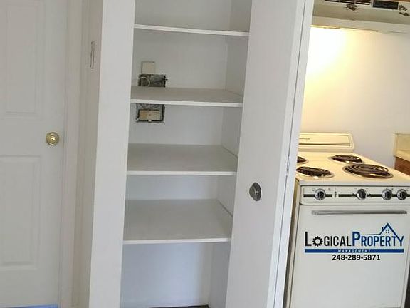 2 - Kitchen v2 (Pantry)