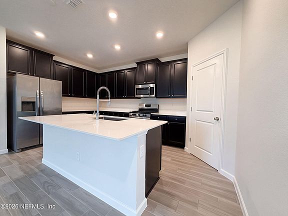 3rd image of 75404 HIDEAWAY Court