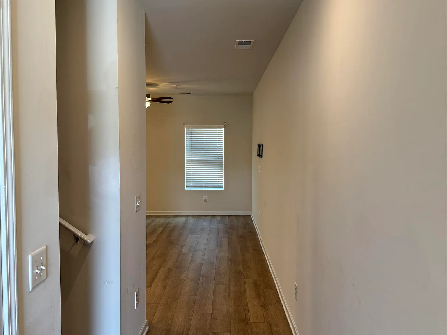 356 Sinclair Ct — Photo 2