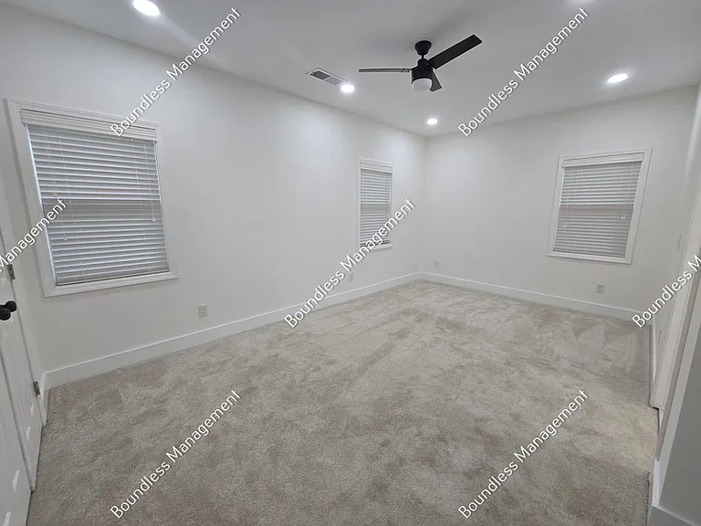 1064 Westmoor Dr NW — Photo 8