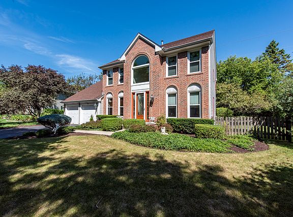 2nd image of 71 Saint Clair Ln
