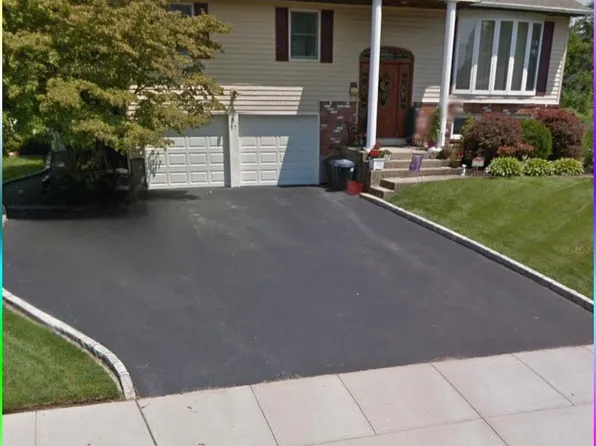 27 Spencer Way, Kings Park, NY 11754