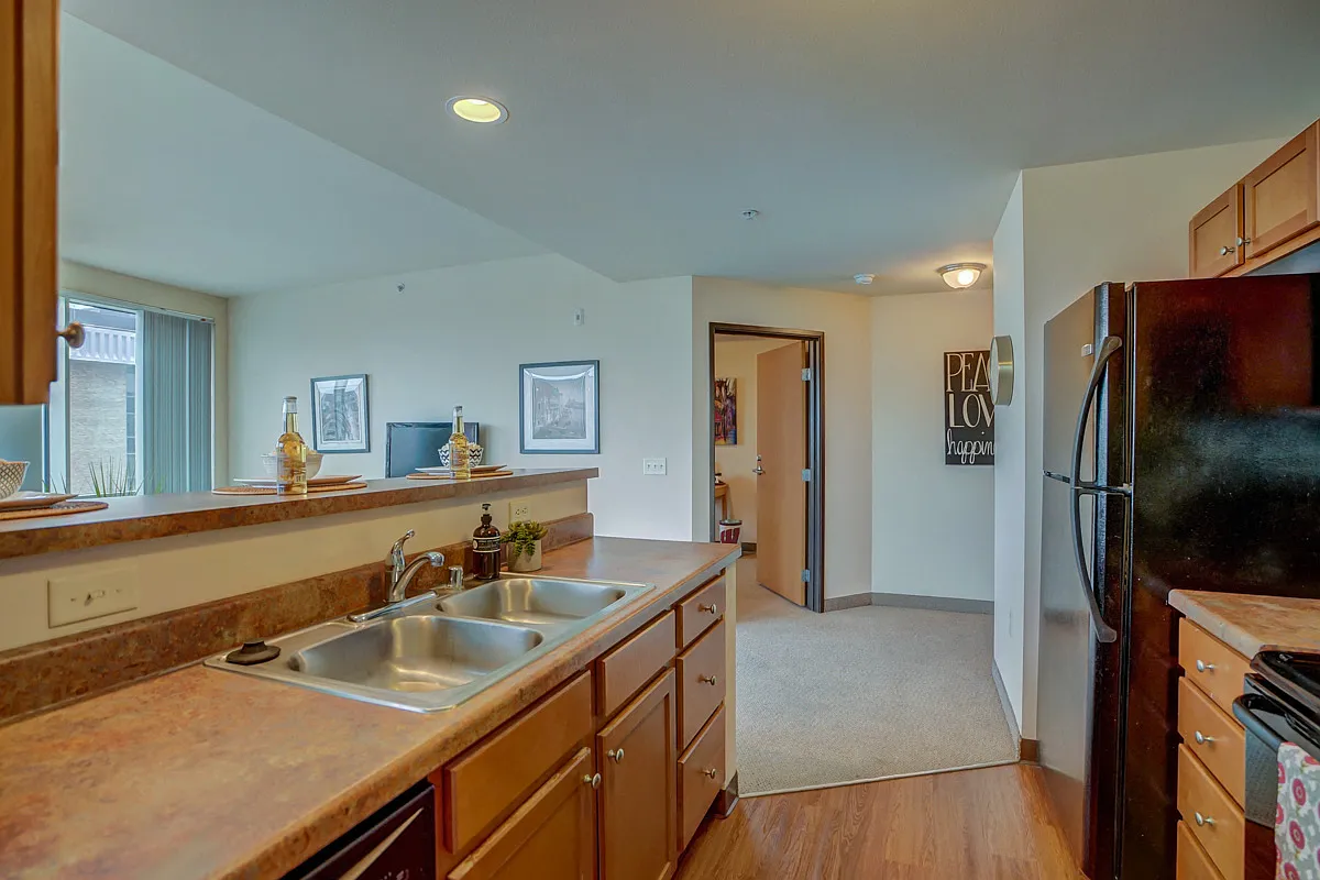 Park Regent Apartments — Photo 3