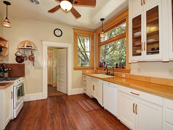 4th image of 2526 27th St