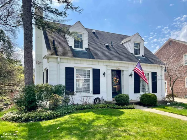 257 Mount Vernon St, Grosse Pointe, MI 48236