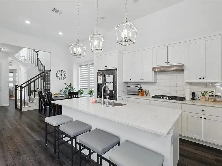 222 Woodson St — Photo 36