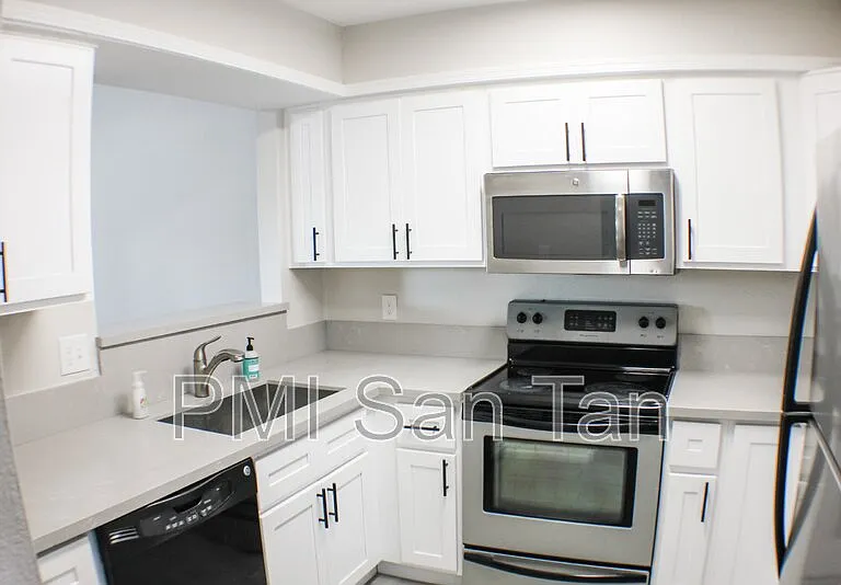 821 S Casitas Dr #A — Photo 7