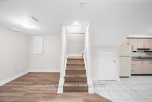60 Cranberry Cres #BASEMENT — Photo 3