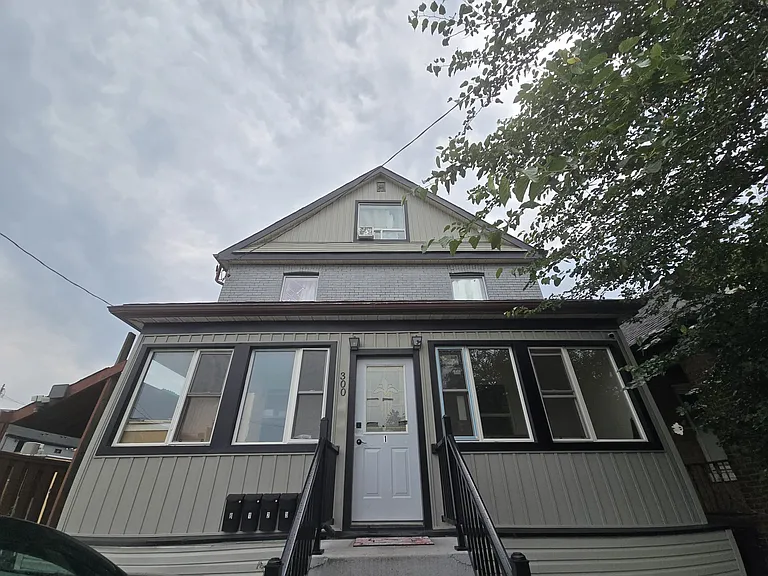 300 Balmoral Ave N #1 — Photo 1