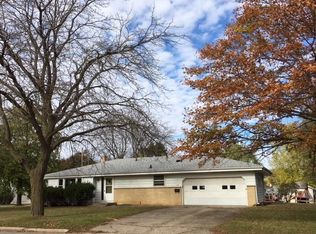 510 Hilltop Trl W, Fort Atkinson, WI 53538