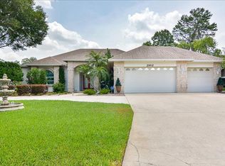 2912 Forest Club Dr, Plant City, FL 33566