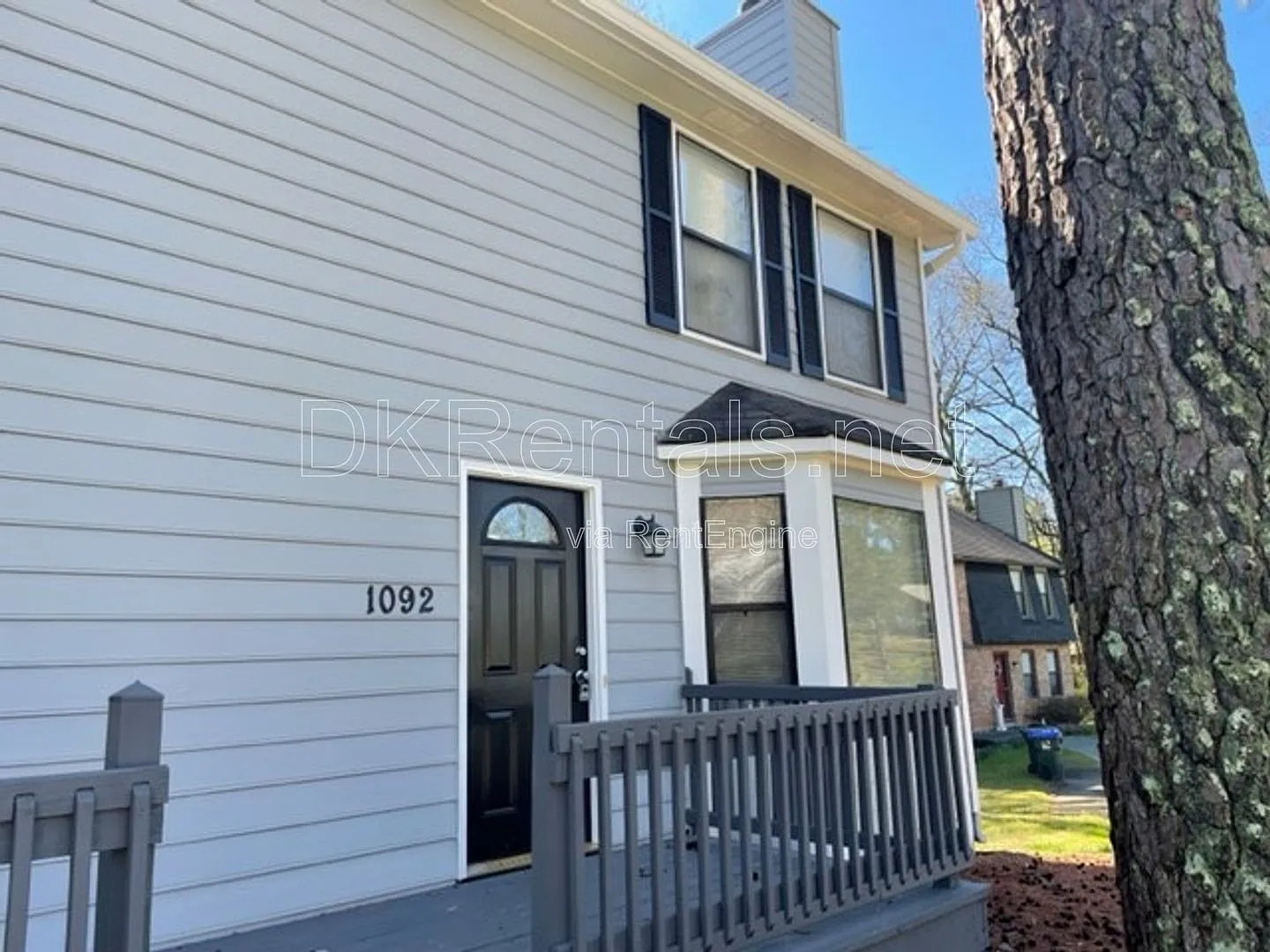 3 bed, 2.5 bath, 1264 sqft, $1,900 — Photo 2