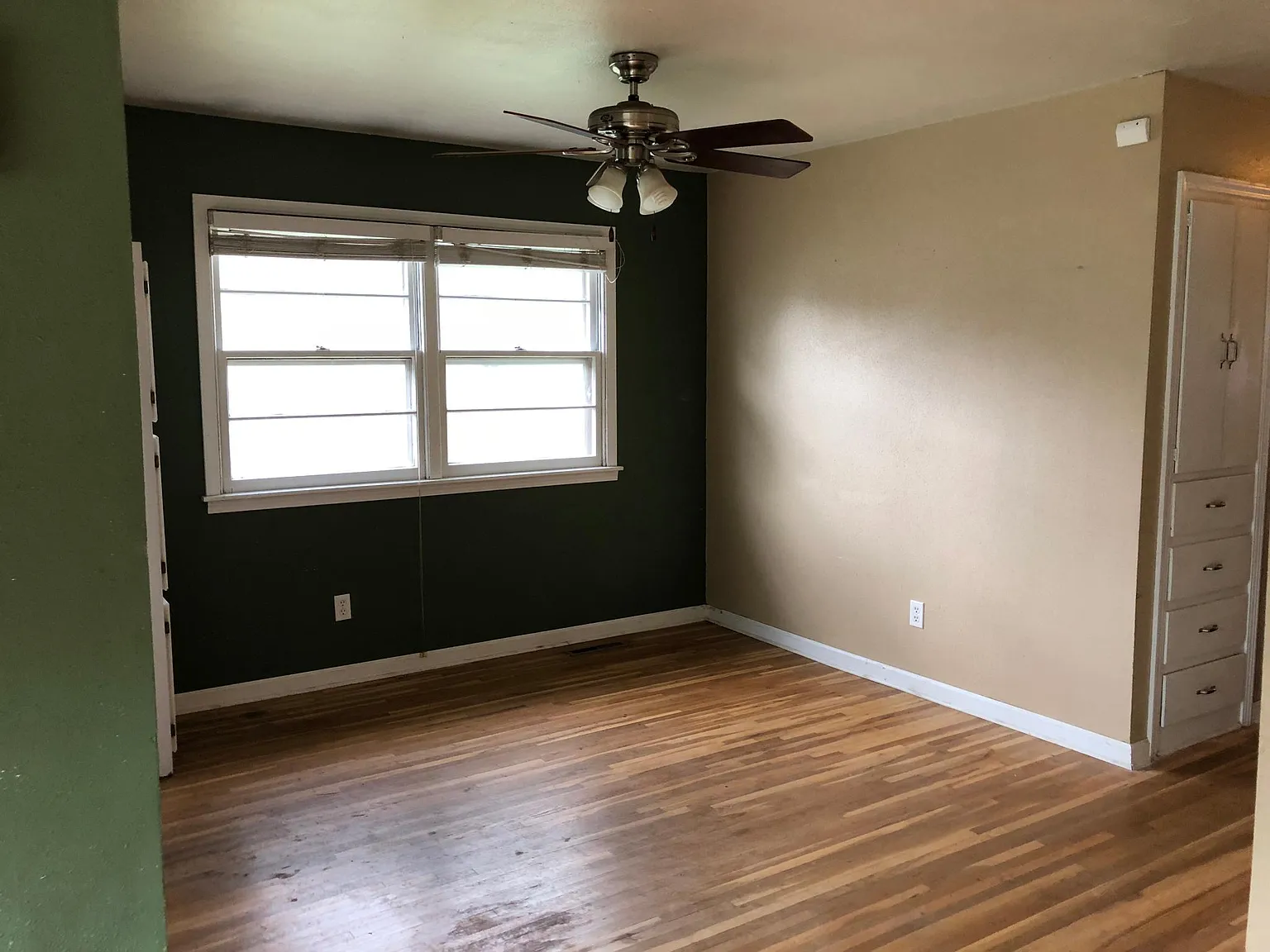 3 bed, 1104 sqft, $1,300 — Photo 3